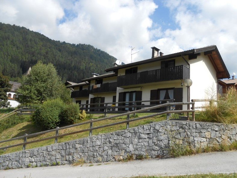 Řadový dům s výhledem na Alpy
